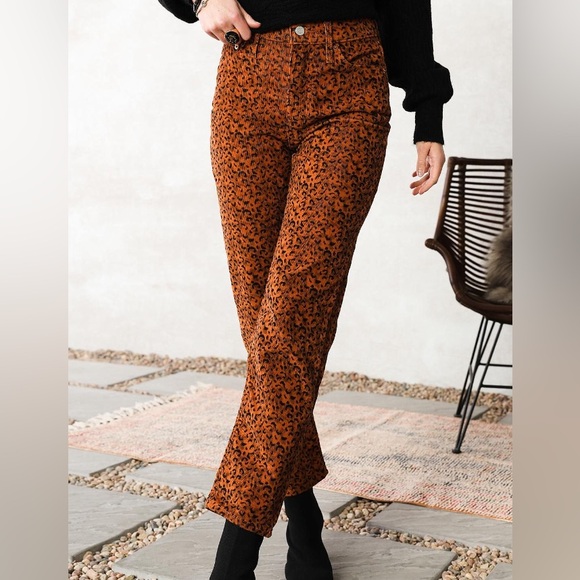 Levi's Denim - Levi's Ribcage Wedgie Leopard Print Cropped Straight-Leg Corduroy Jeans - 26